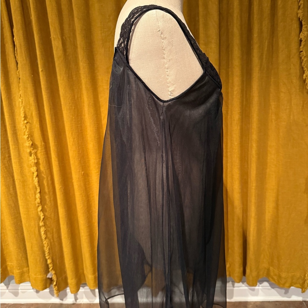 Black Negligee - Picture 4 of 9